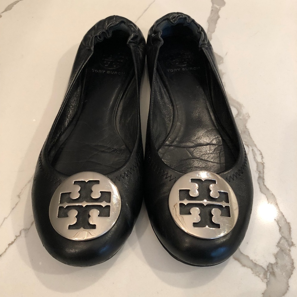 TORY BURCH ....Reva Black Shoe w/Silver Logo 7.5
